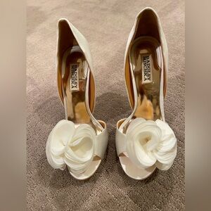Badgley Mischka women's Pump, 7 M US, Open Toe wedding, satin, like new